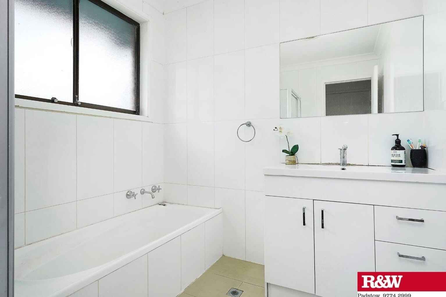 13/220 Newbridge Road Moorebank 13/220 Newbridge Road Moorebank