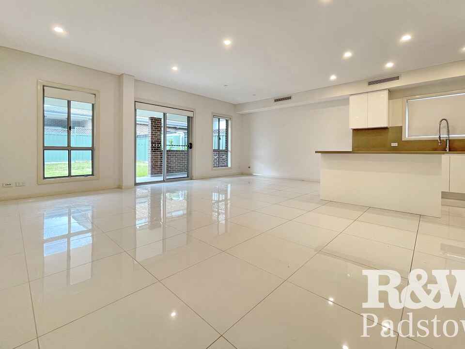 15A Enright Street East Hills