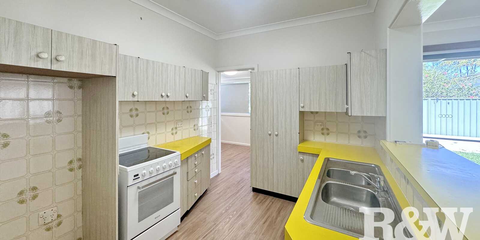 81 Stoney Creek Road Beverly Hills