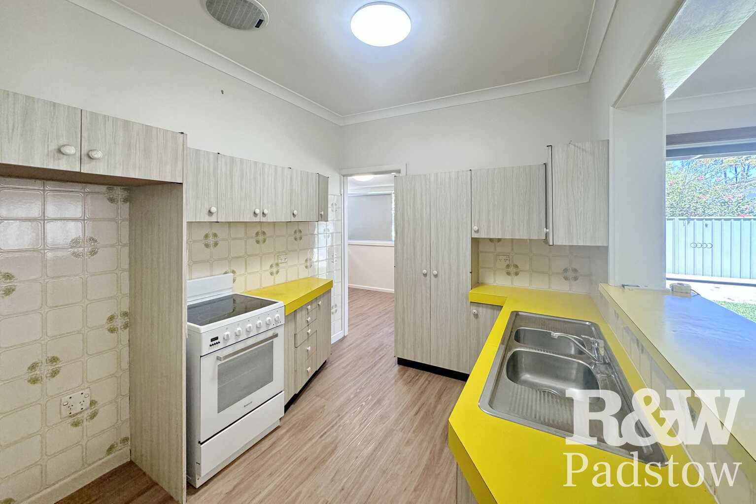 81 Stoney Creek Road Beverly Hills