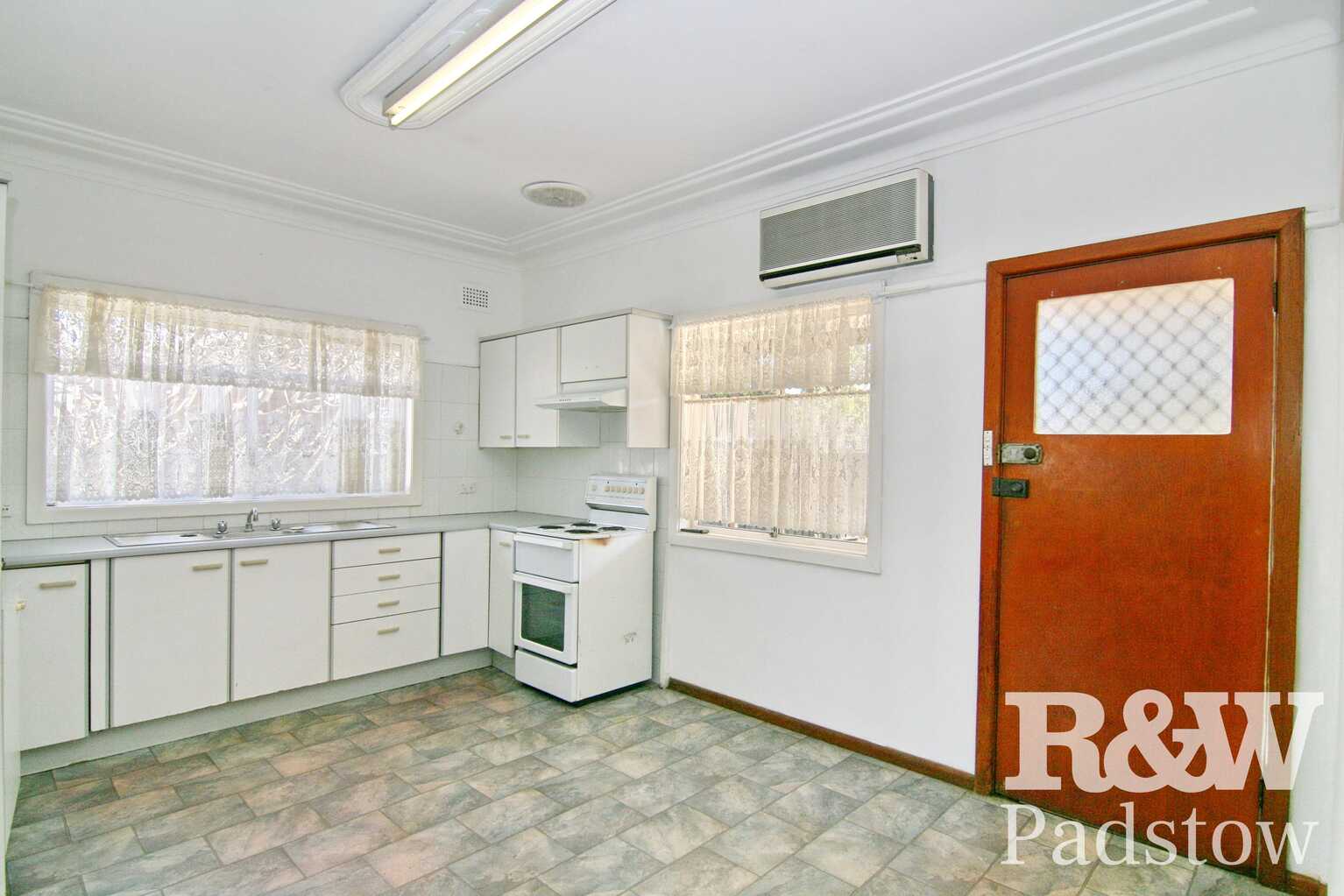 34 Archibald Street Padstow