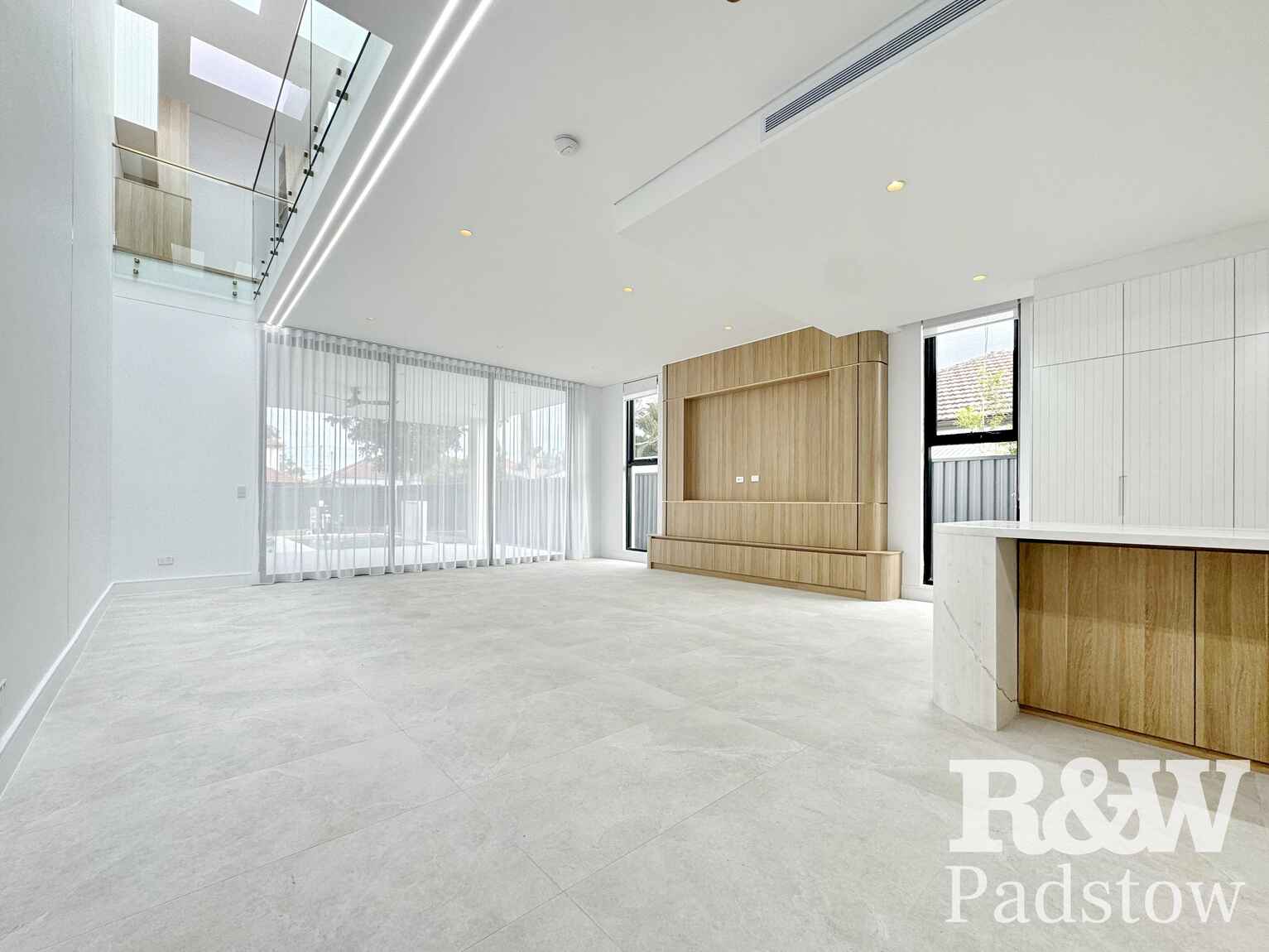 2/17 Robb Street Revesby