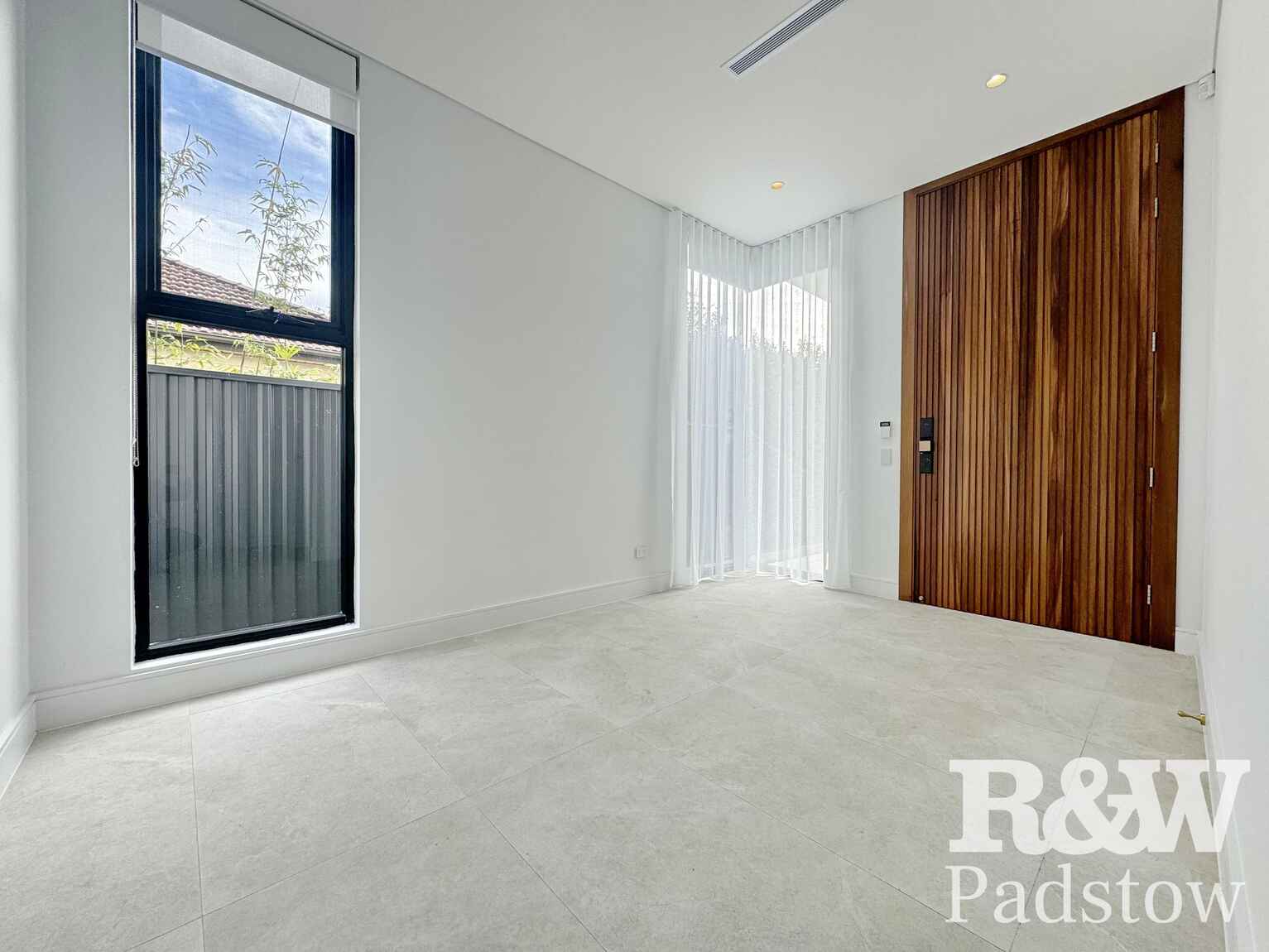 2/17 Robb Street Revesby