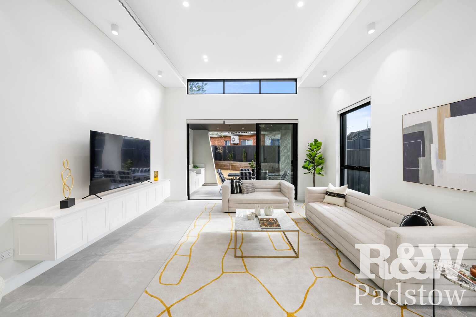 7A Holland Crescent Casula 7A Holland Crescent Casula