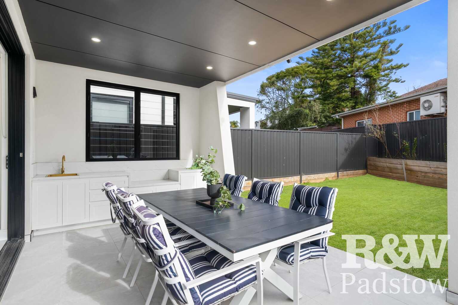 7A Holland Crescent Casula 7A Holland Crescent Casula