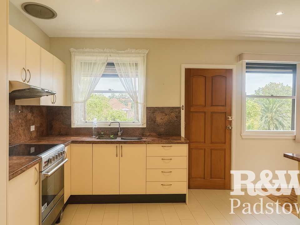 6 Bradley Crescent Wiley Park