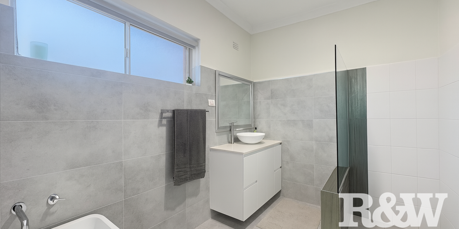 15 Hillcrest Avenue Moorebank