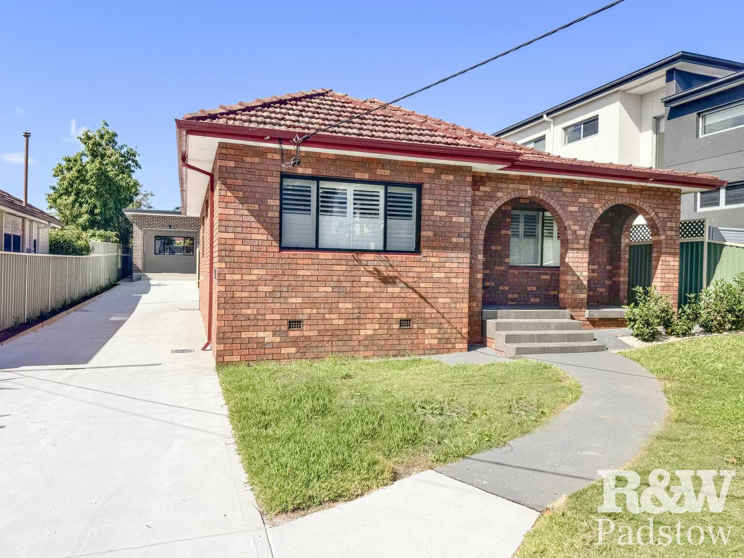 23 Rivenoak Avenue Padstow 23 Rivenoak Avenue Padstow