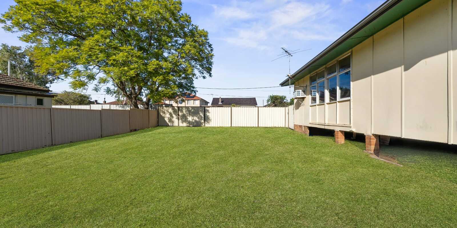 8 Edinburgh Drive Revesby Heights