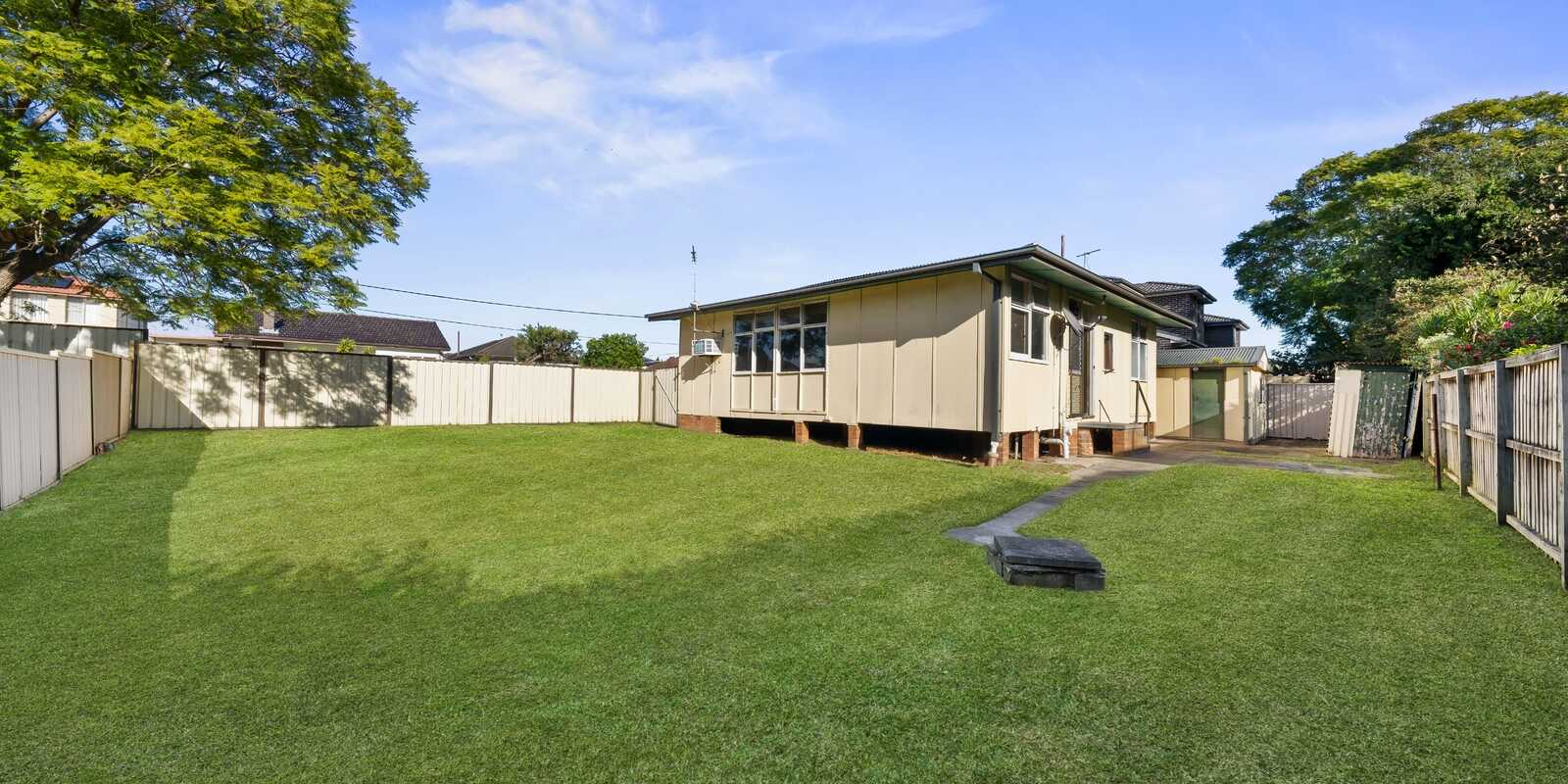 8 Edinburgh Drive Revesby Heights