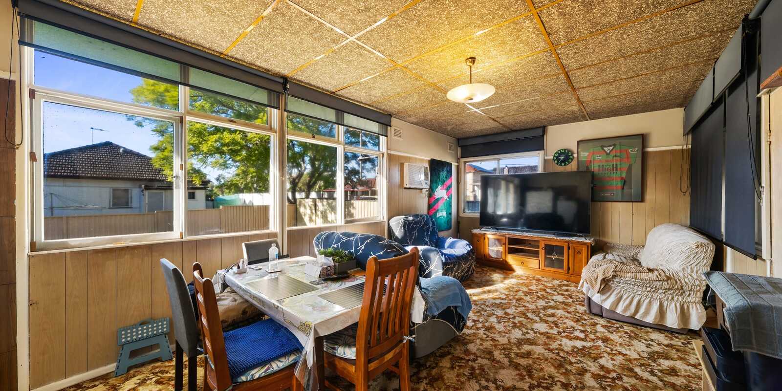 8 Edinburgh Drive Revesby Heights