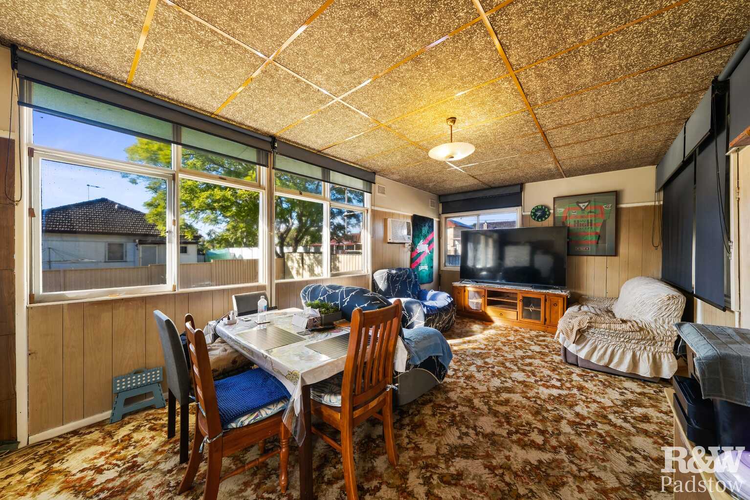 8 Edinburgh Drive Revesby Heights