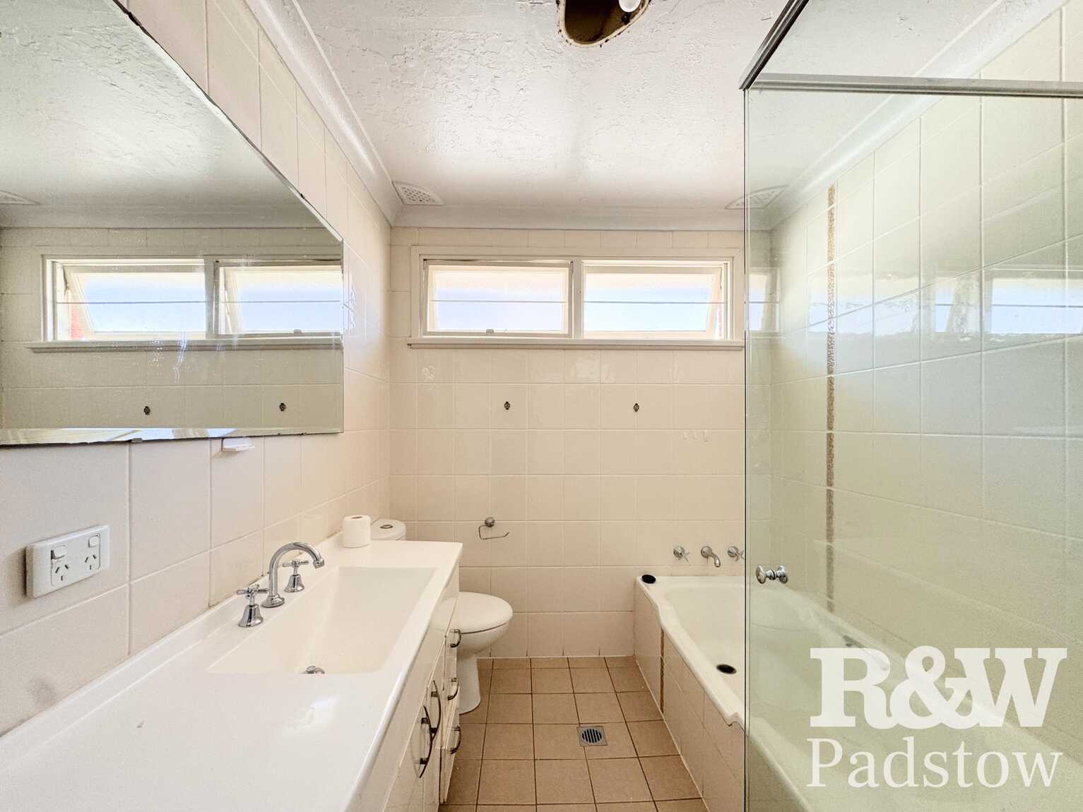 32A Gleeson Avenue Condell Park