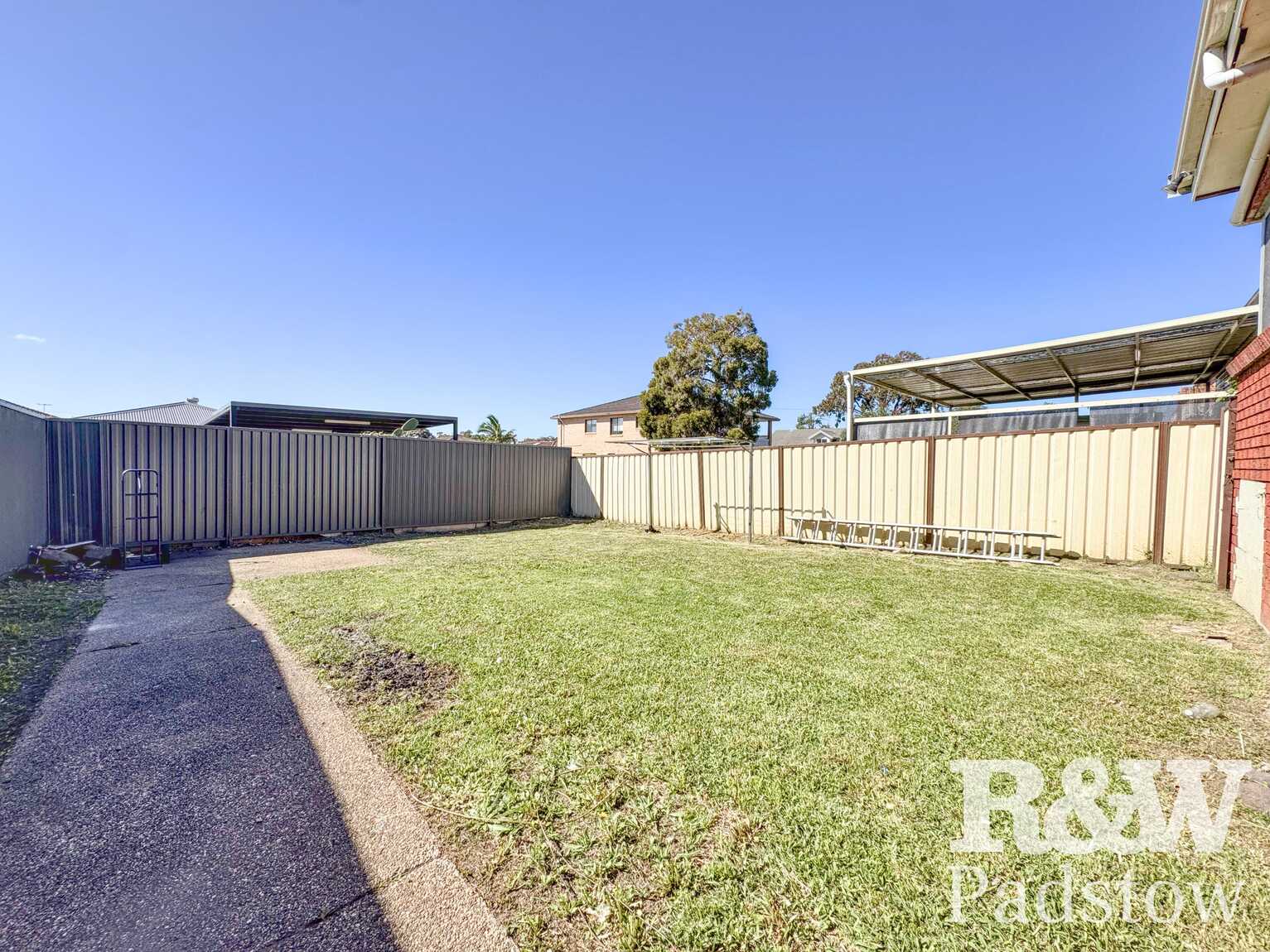 32A Gleeson Avenue Condell Park
