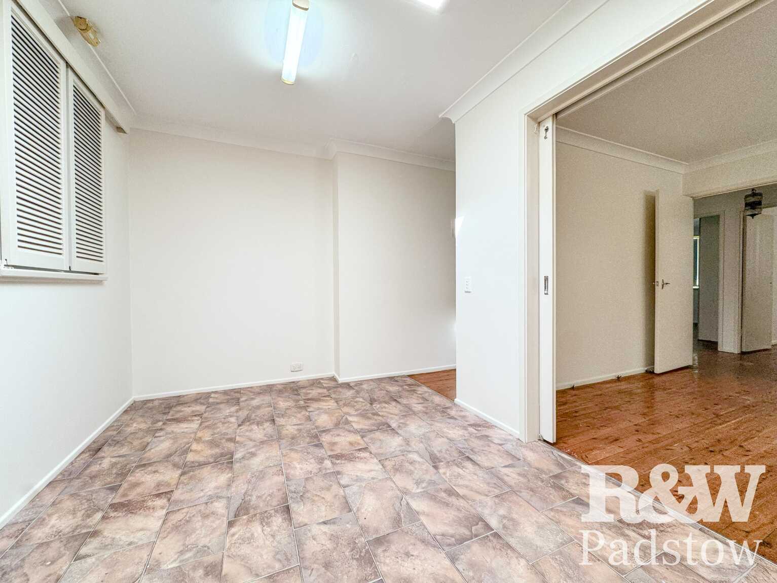 32A Gleeson Avenue Condell Park