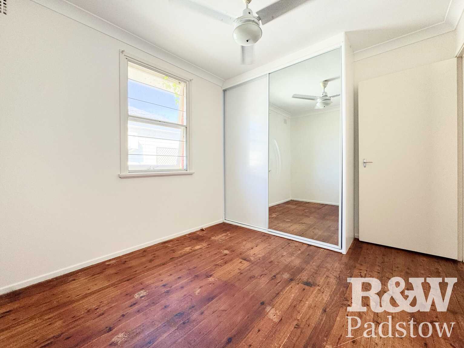 32A Gleeson Avenue Condell Park