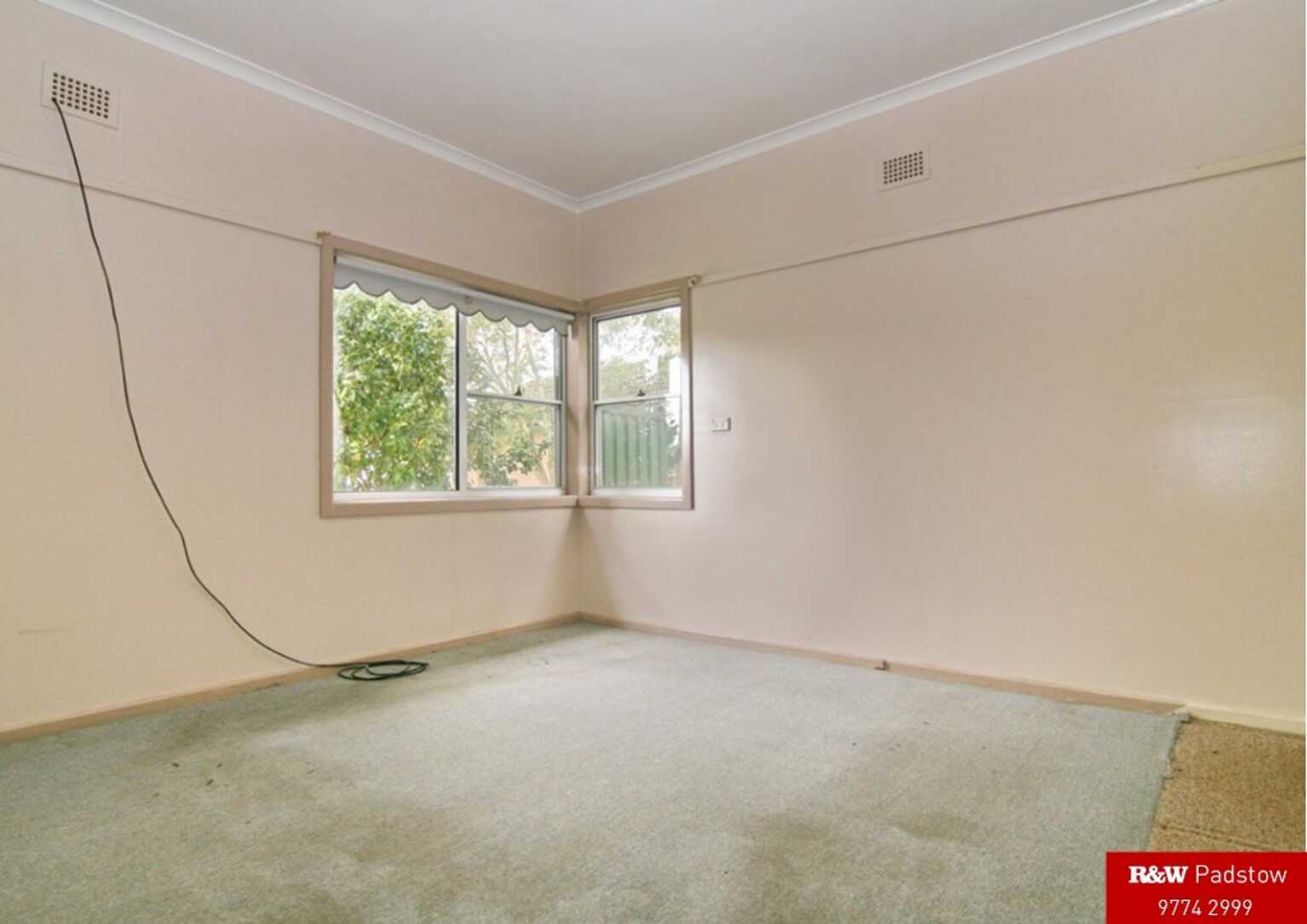 76 Lucas Road East Hills