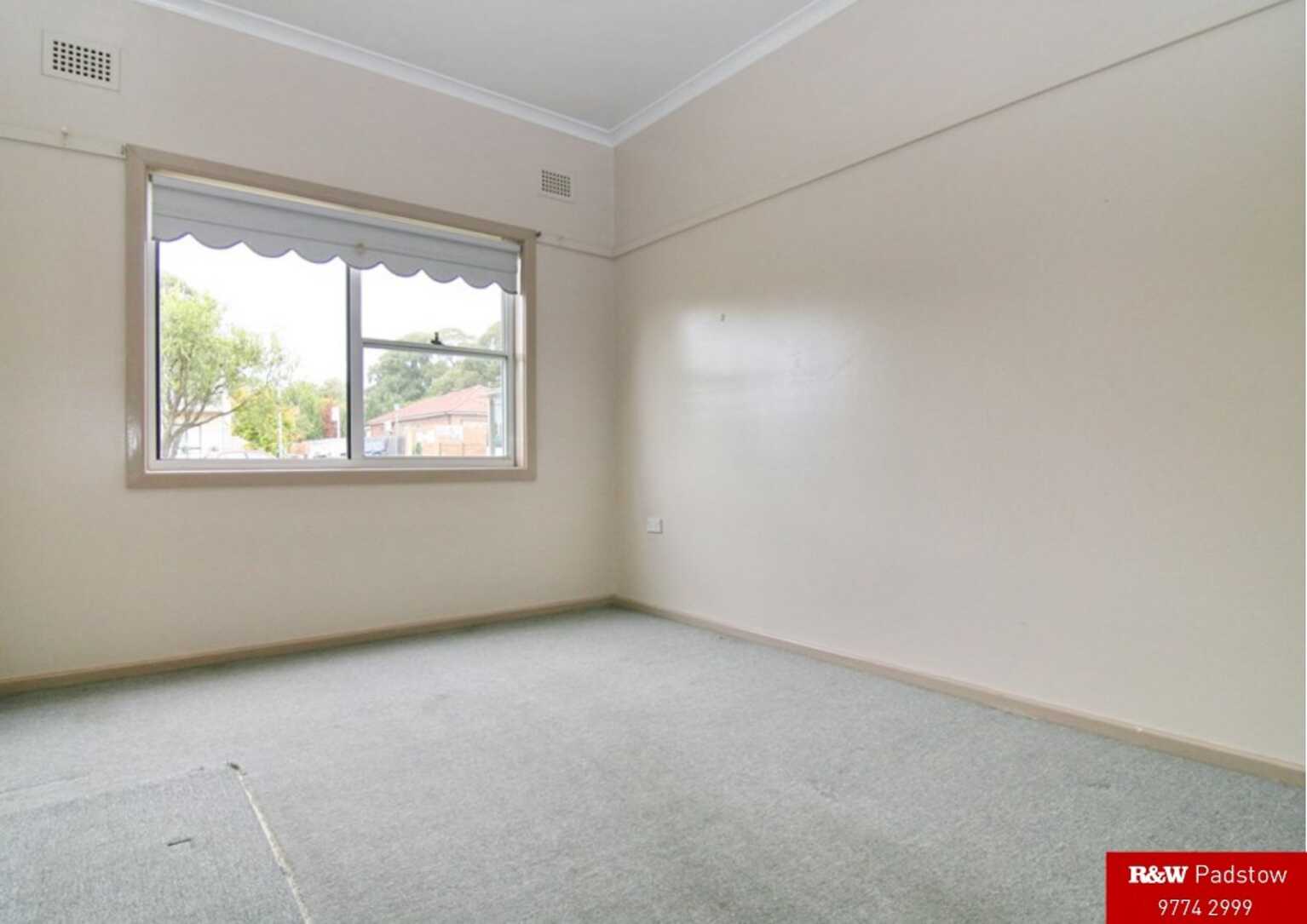76 Lucas Road East Hills