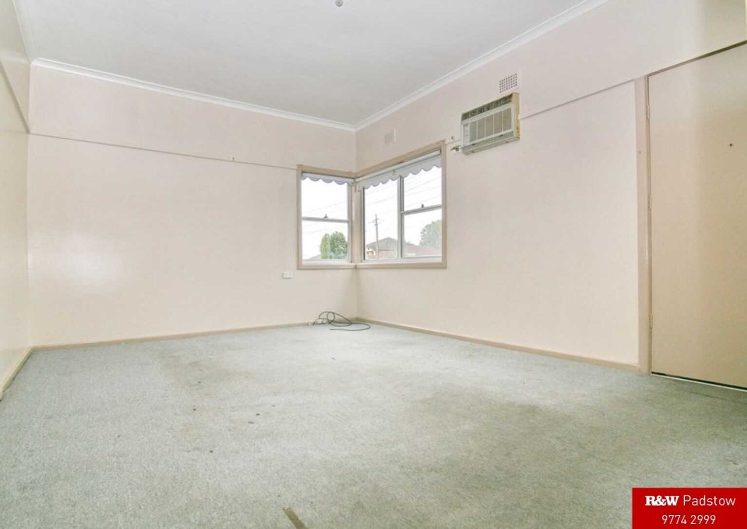 76 Lucas Road East Hills