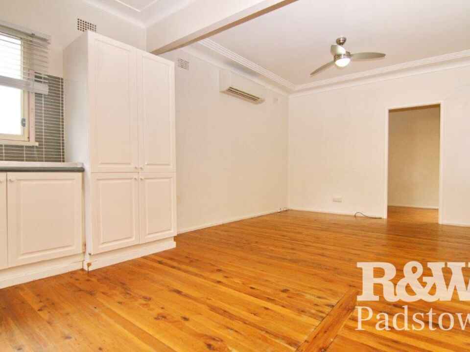 2 Tony Crescent Padstow