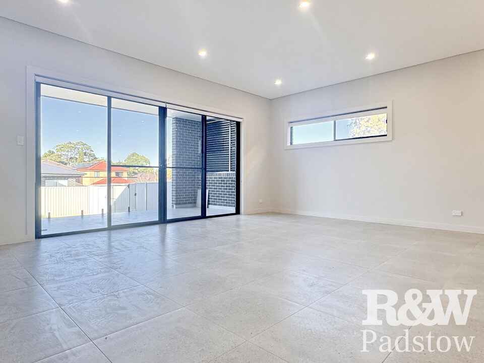 5a GWANDALAN ROAD Padstow