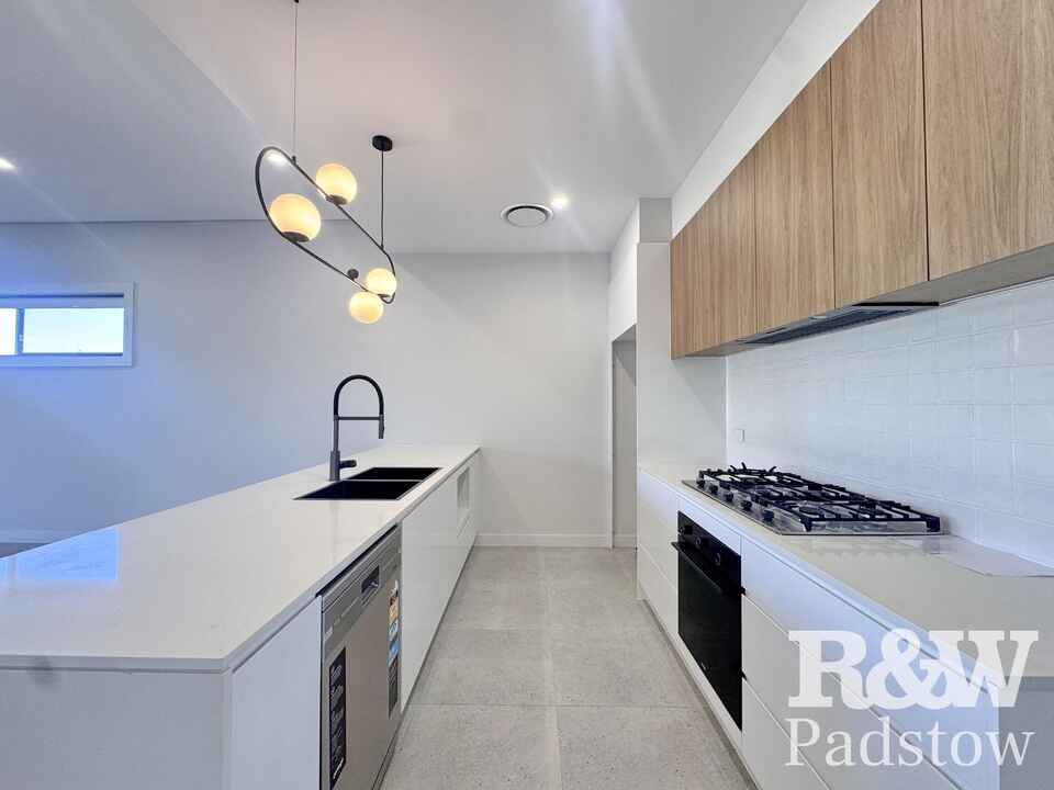 5a GWANDALAN ROAD Padstow