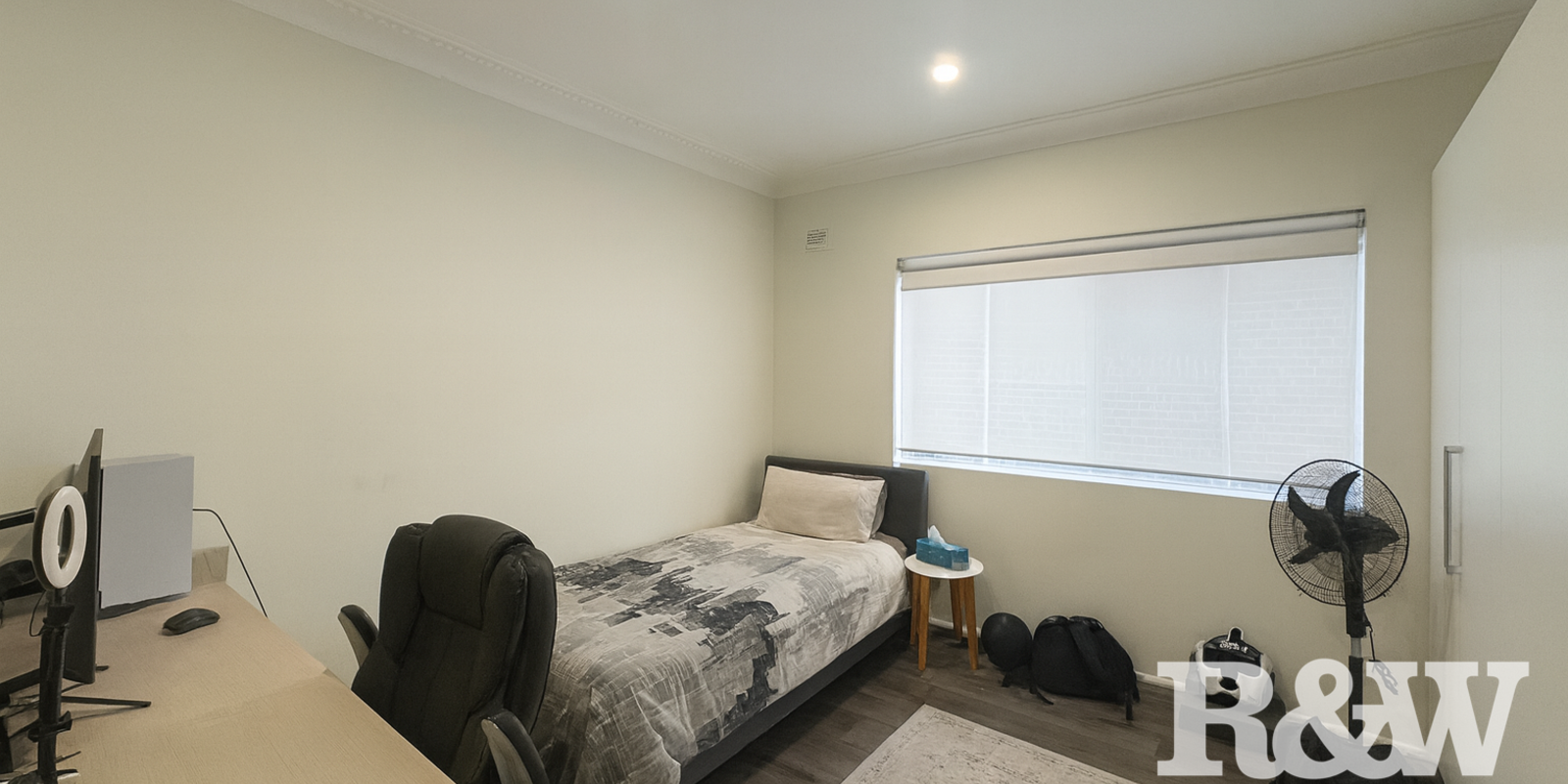 15 Hillcrest Avenue Moorebank