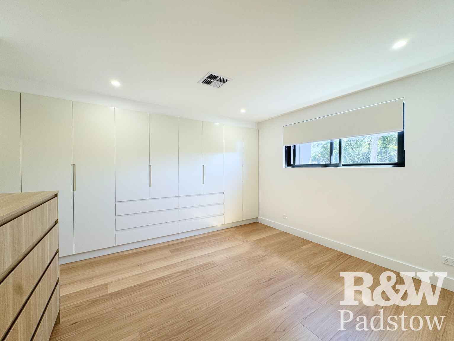 14 Harford Avenue East Hills 14 Harford Avenue East Hills