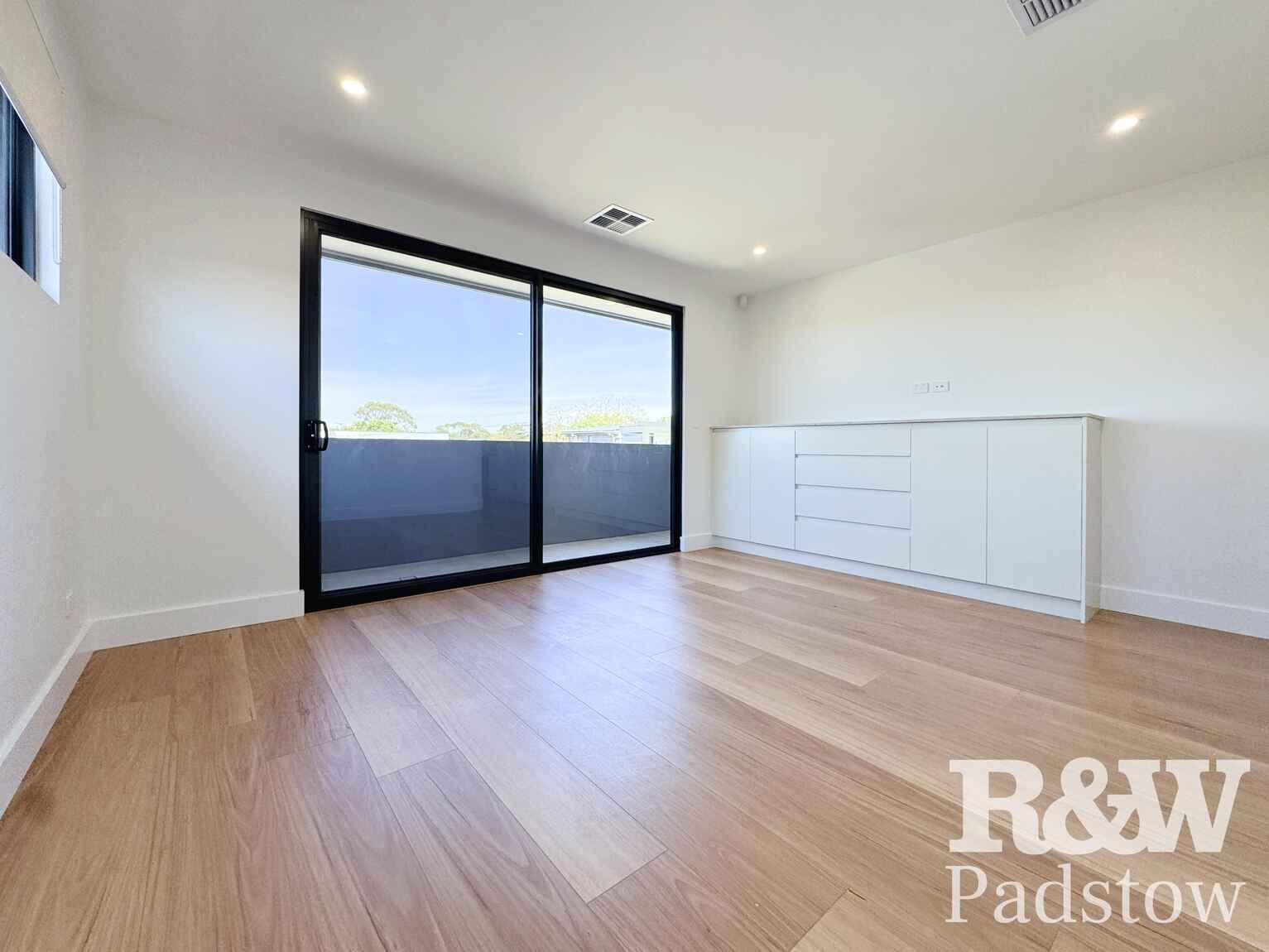 14 Harford Avenue East Hills 14 Harford Avenue East Hills